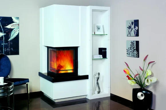 Moderner Kamin mit Brennkammer